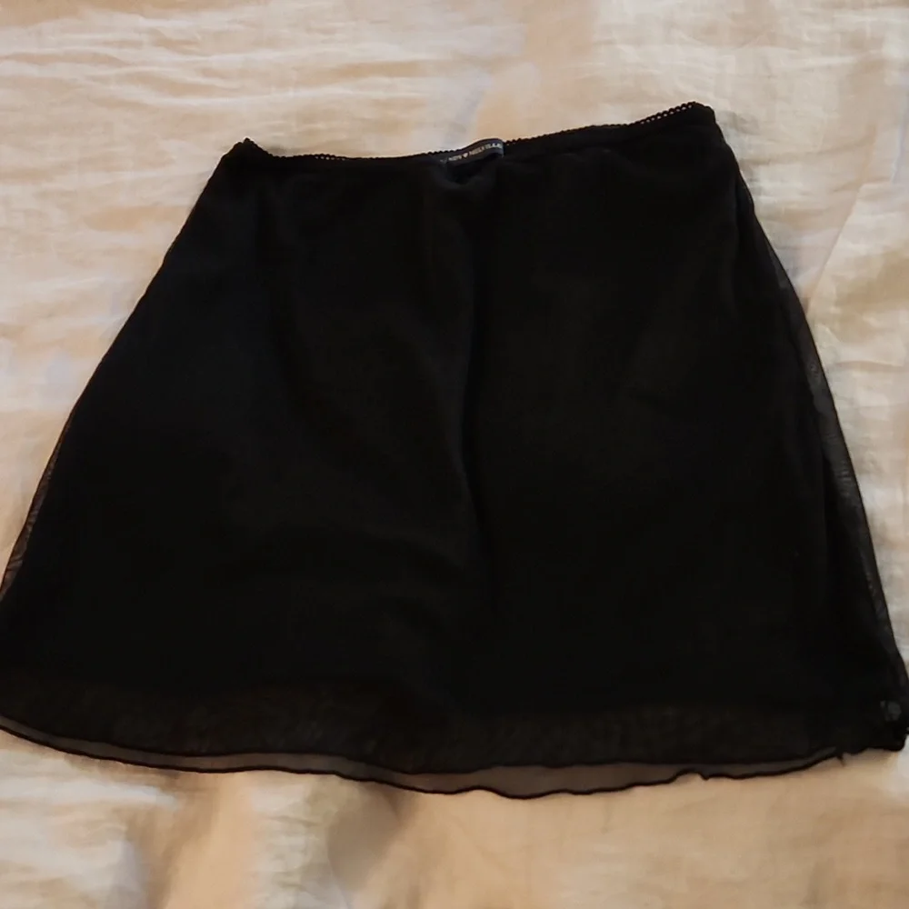 Bundle- 4 Sweet Outfit Pieces - Picture 3 of 16